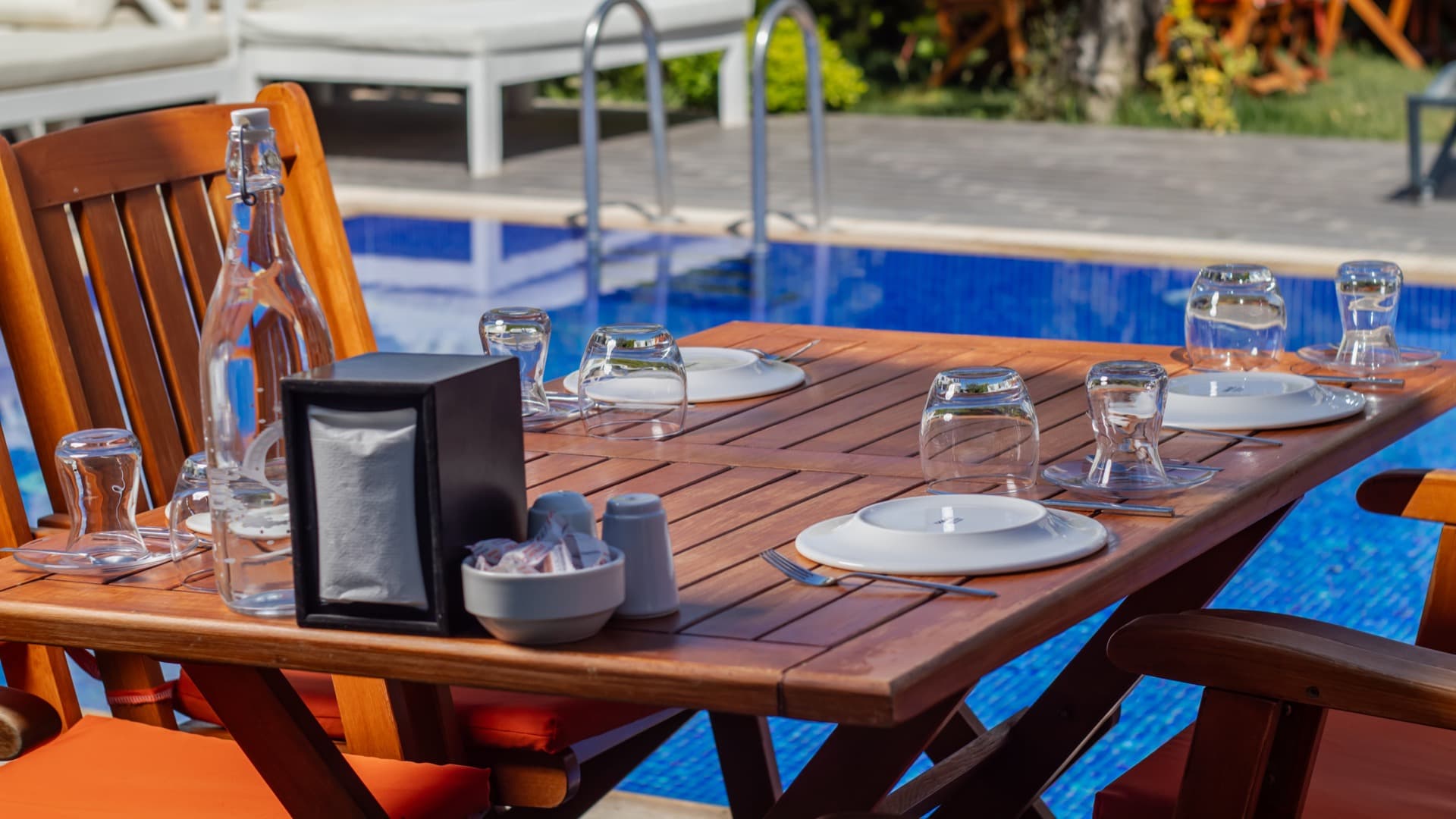 Cunda Garden Otel: Tarihle İç İçe Konforlu Bir Tatil